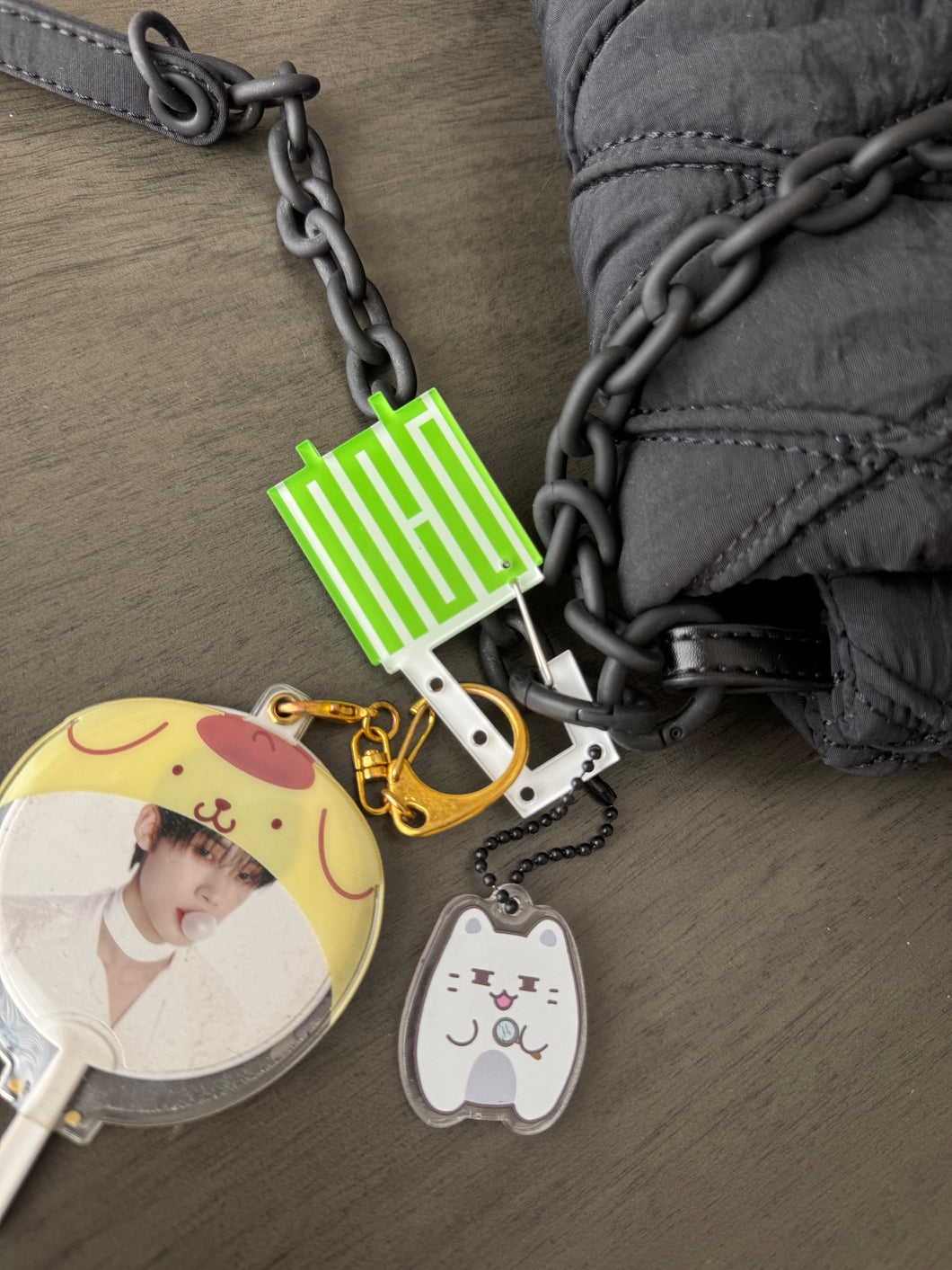Neobong // Carabiner